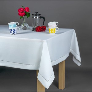 Obrus biały z mereżką 140x350 elegancki