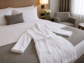 szlafrok hotelowy bialy frotte.png