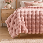 Narzuta 200x220 róż puder futrzana srebrna LILY